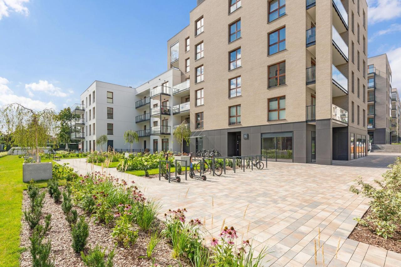 Zajezdnia Wrzeszcz Seaside & Parking By Downtown Apartments Гданск Екстериор снимка